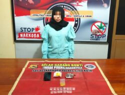 Kantongi 15 Poket Sabu Siap Edar, Seorang Ibu Rumah Ditangkap Unit Reskrim Polsek Sape Polres Bima Kota
