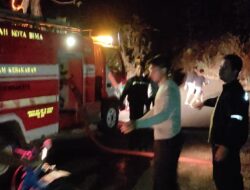 Polsek Rastim Polres Bima Kota Gerak Cepat Padam Karhutla di Pegunungan Kumbe