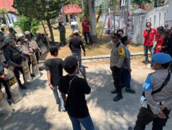 102 Personel Polres Bima Kota Amankan Aksi Demonstrasi di Kantor DPRD Kabupaten Bima