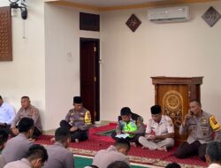 Waka Polres Bima Kota Kompol Herman, S.H Memimpin Kegiatan Binrohtal di Masjid Jabal Qubis