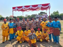 Pisah Sambut Kapolda NTB, Polres Bima Tampilkan Budaya Tradisional Bima “Ntumbu” Adu Kepala