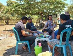 Ciptakan  Kamtibmas Yang Aman Jelang Pemilu  2024, Bhabinkamtibmas Polsek Sanggar Sambang Warga Bertajuk Jum, at Curhat