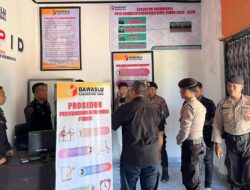 Konsistensi Polres Bima Amankan Pemilu, Kasatgas Humas Operasi Mantap Brata Pimpin Patroli Rutin di  Kantor KPU dan Bawaslu