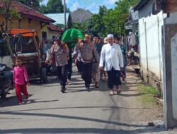 Wujud Belasungkawa Kapolsek Bolo Laksanakan Sambang Duka di Rumah  Warga Yang Meninggal Dunia