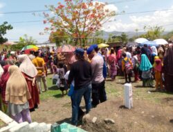 Sambang Duka, Kasat Polairud Polres Bima Hadiri Pemakaman Warga Desa Bajo