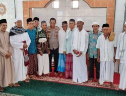 Usai Pelaksanaan Sholat Jum, at, Kapolsek Woha Pimpin Patroli Dialogis di Desa Penapali