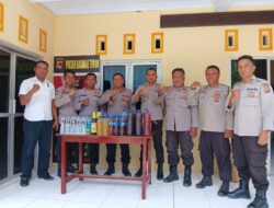 Ratusan Botol Miras Berbagai Jenis, Berhasil Disita Polsek Rastim Polres Bima Kota Jelang Perayaan Nataru