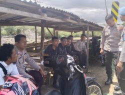 Menuju Pemilu 2024  Aman dan Damai  Polsek Soromandi Laksanakan Patroli OMB Dialogis