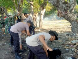Memperingati Hari Juang TNI ke-78, Personel Gabungan Kota Bima Gelar Kegiatan Bersih-Bersih Pantai