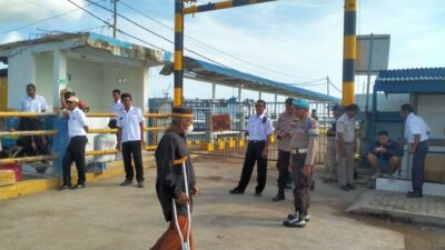 Ops Lilin Rinjani 2023: Pos Pengamanan Pelabuhan Laut Sape Lakukan Pengamanan di Areal Pelabuhan