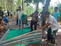 Grebek Arena Judi Sabung Ayam, Bhabinkamtibmas Polsek Monta Bongkar Alat Peraga Judi