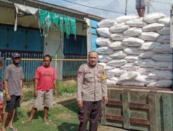 Bhabinkamtibmas Polsek Monta, Polres Bima Laksanakan Pengamanan Pendistribusian Pupuk Bersubsidi