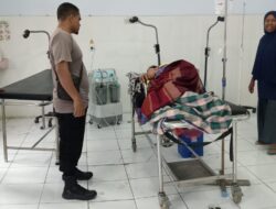 Personel Polsubsektor Daru Bantu Evakuasi Korban Kecelakaan di Desa Sanolo