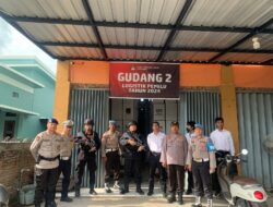 Personel Polres Bima Kota Sambang Gudang Logistik KPU Kota Bima Ciptakan Situasi Aman Menjelang Pemilu 2024