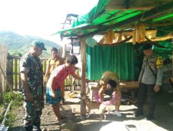 Sinegritas TNI-POLRI, Bhabinkamtibmas Polsek Madapangga dan Babinsa Dampingi Tim Vaksinasi  Pencegahan Rabies