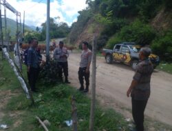 Personel Polsek Wera Polres Bima Kota Mendampingi Sterilisasi Anjing Terindikasi Rabies