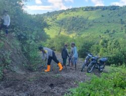 Bhabinkamtibmas Desa Talapiti Ajak Masyarakat Gotong Royong Pasca Hujan