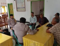 Jum,at Curhat, Bhabinkamtibmas Polsek Woha Ajak Pemdes Bersinergi Jaga Kamtibmas di Bulan Suci Ramadhan