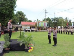 Pimpin Upacara Hari Kesadaran Nasional, Kapolres Bima AKBP Eko Sutomo, SIK., MIK., Beri Penghargaan Personel Berprestasi