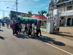 Kapolsek Bolo dan Personelnya Laksanakan Sambang Duka di Desa Rato