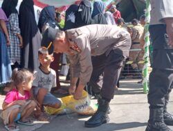 Polsek Soromandi Laksanakan Pengamanan Gerakan  Pasar Murah di Desa Bajo