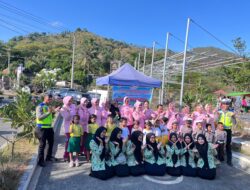 TK Kemala Bhayangkari 06 Buka Pendaftaran Murid Baru, Bagikan Brosur dan Hadiah di Taman Amahami