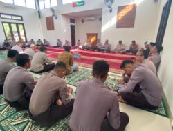 Personel Polres Bima Kota Laksanakan Binrohtal di Masjid Jabal Qubis