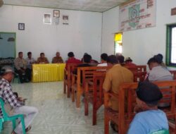 Jum,at Curhat Bhabinkamtibmas Polsek Woha Tatap Muka Bersama Warga dan Pemerintah Desa