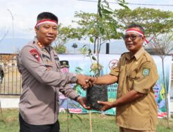 HUT Bhayangkara Ke-78, Kapolres Bima AKBP Eko Sutomo S.I.K.,M.I.K., Pimpin  Baksos Penanaman Pohon di Taman Makam Pahlawan Palibelo