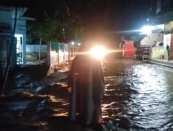 Cepat Tanggap, Bhabinkamtibmas Polsek Madapangga Cek Debit  Banjir