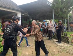 Personel Operasi Lilin Rinjani Polres Bima Laksanakan Pengamanan Ibadah Minggu Rutin di Tiga Gereja