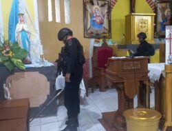 Pastikan Pelaksanaan Ibadah,Unit Jibom dan Personel Pos PAM Operasi Lilin Rinjani Polres Bima Laksanakan Sterilisasi 3 Gereja