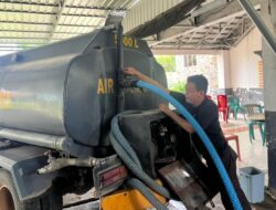 Polres Bima Kembali Salurkan Bantuan Air Bersih di Gereja Paroki St.Yohanes Maria Vanney