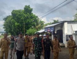 Komitmen Berantas Narkoba, Bhabinkamtibmas Polsek Madapangga dan Pemdes Sosialisasi Pencegahan Narkoba Denga Berjalan Kaki
