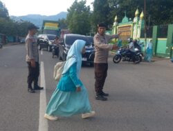 Personel Polsek Rasanae Barat Laksanakan Kegiatan Rawan Pagi di Depan MTsN 1 Padolo Kota Bima