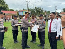 Jadi Irup Hari Kesadaran Nasional Kapolres Bima Berikan Reward Bagi Personel Yang Berprestasi