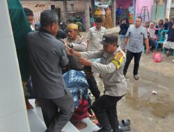 Hadir Melayat/ Sambang Duka Kapolsek Bolo dan Personel Turut Bantu Prosesi Pemakaman Warga Yang Meninggal Dunia