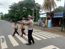 Pastikan Kelancaran Lalulintas, Sat Lantas Polres Bima Laksanakan Gatur Jalan di Pagi Hari