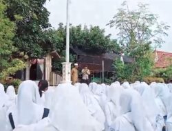 Sambangi  Pelajar SMKN I  Bhabinkamtibmas Polsek Donggo Imbau Pelajar Hindari Pergaulan Bebas