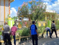 Pastikan Masyarakat Beribadah Dengan Khusyuk di Bulan Suci Ramadhan Polsek Madapangga dan Masyarakat Bersihkan Masjid di 4 Desa