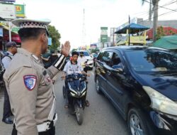 Antisipasi Kemacetan Jelang Berbuka Puasa, Satlantas Polres Bima Kota Lakukan Pengaturan