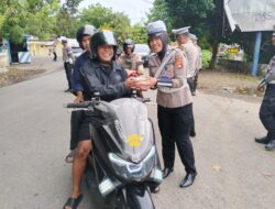 Indahnya Berbagi di Bulan Suci Ramadhan, Satlantas Polres Bima Bagikan Takjil Berbuka Puasa Bagi Masyarakat Pengguna Jalan