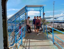Polsek Kawasan Pelabuhan Laut Bima Laksanakan Pengamanan Kapal KM. Tilong Kabila Saat Embarkasi dan Debarkasi di Pelabuhan Bima