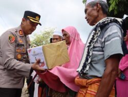Ramadhan Berbagi, Kapolres Bima Kota Bagikan Baksos dan Bakti Kesehatan kepada Lansia di Wera