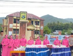 Polri Untuk Masyarakat, Kapolres Bima Kabupaten Pimpin Pembagian Takjil Berbuka Puasa di Mapolsek Monta