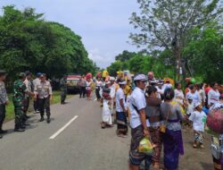 Polsek Tambora Laksanakan Pengamanan Ibadah Umat Hindu di  Pantai Desa Labuan Kananga