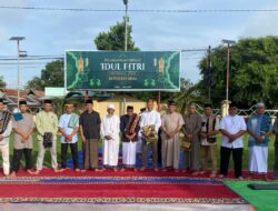 Kapolres Bima AKBP Eko Sutomo SIK., MIK.,Bima Sholat Idul Fitri 1 Syawal 1446 H Bersama Masyarakat di Lapangan Apel Mapolres Bima