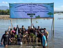 Cegah Abrasi Pantai, Bhabinkamtibmas Polsek Bolo Hadiri Penanaman Mangrove