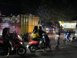 Personel Pos Pam Operasi Ketupat Rinjani Tingkat Polres 2025 Bolo  Rutin Lakukan Gatur Lalin