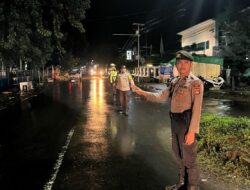 Personil Pos Pam Operasi Ketupat Polres Bima Laksanakan Pngaturan Arus Lalulintas dan Imbau Warga Jaga Kamtibmas
